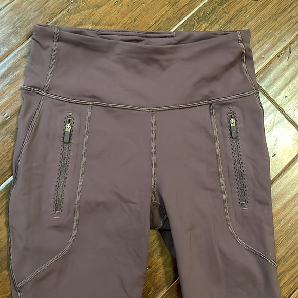 Lululemon Invigorate 7/8 Tight (25") Black Currant Size 4 - Picture 7 of 10